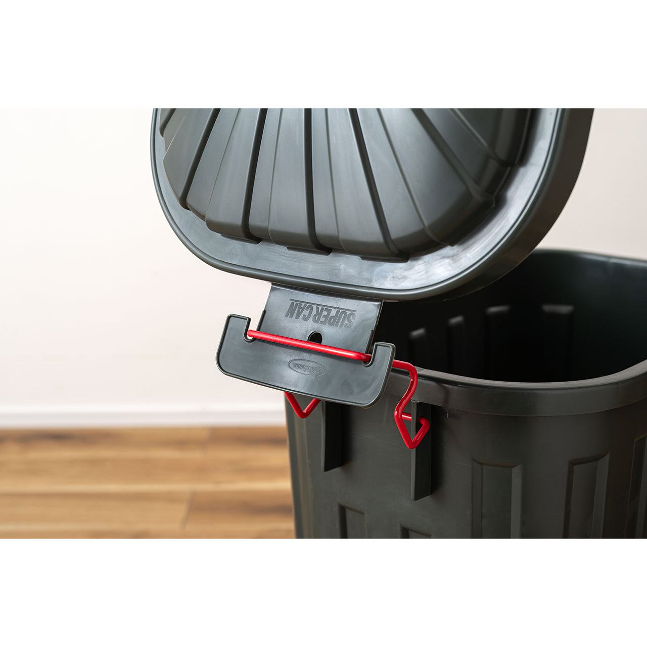 ガレージにぴったりなゴミ箱！タフカン60L