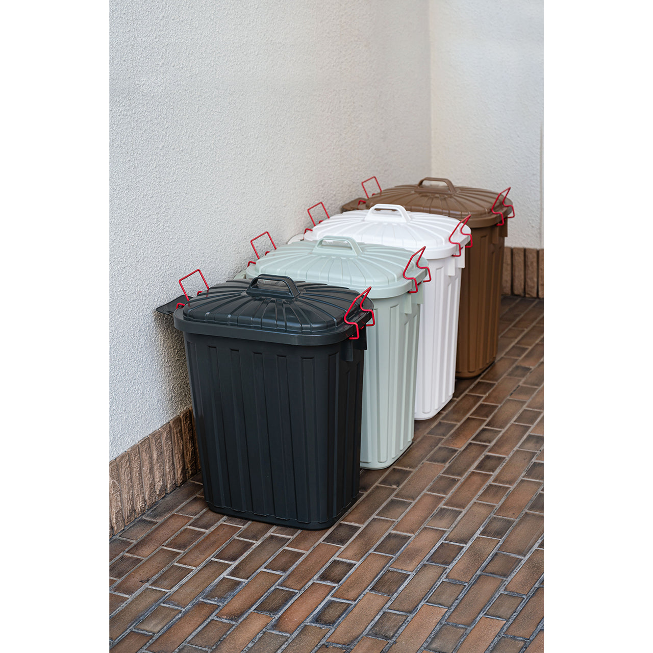 ガレージにぴったりなゴミ箱！タフカン60L