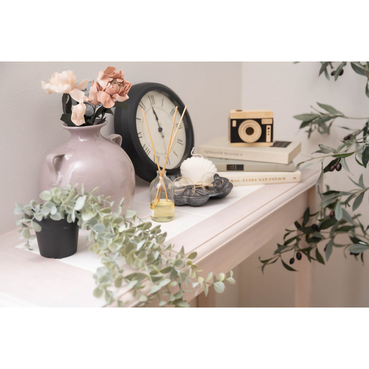 GB-T04　ナチュラ カウンタースツールセット｜木の温もりとタイルのアクセントが光る、癒しのカフェ空間へ