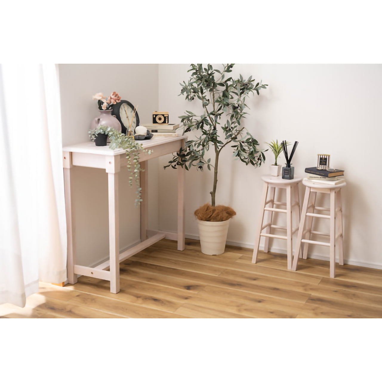 GB-T04　ナチュラ カウンタースツールセット｜木の温もりとタイルのアクセントが光る、癒しのカフェ空間へ