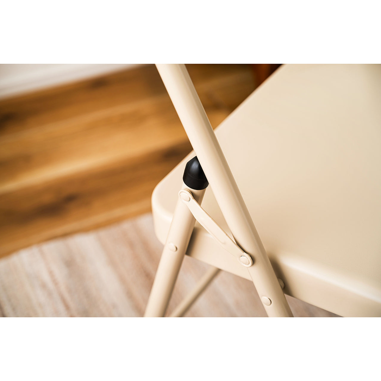 スチール製フォールディングチェア