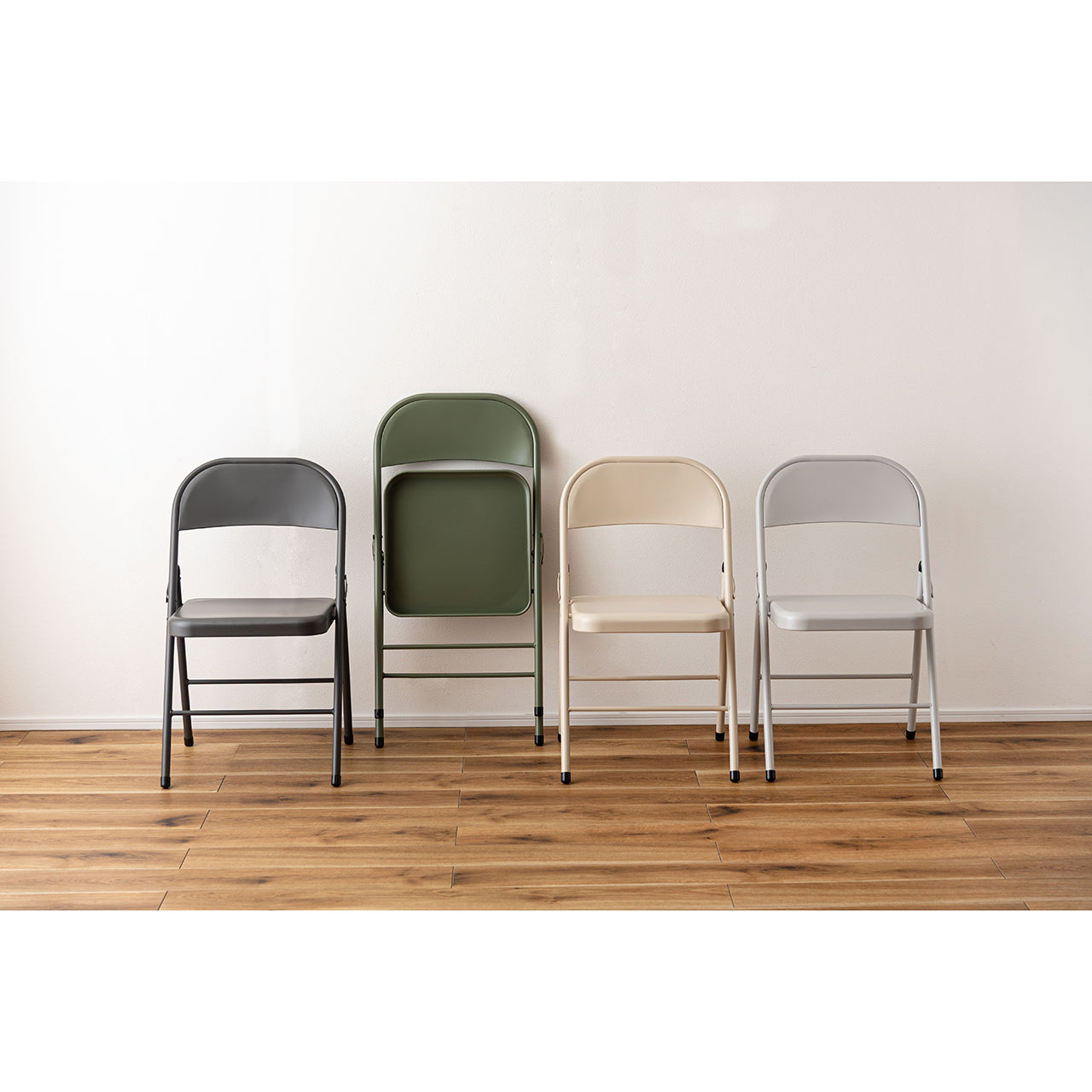 スチール製フォールディングチェア