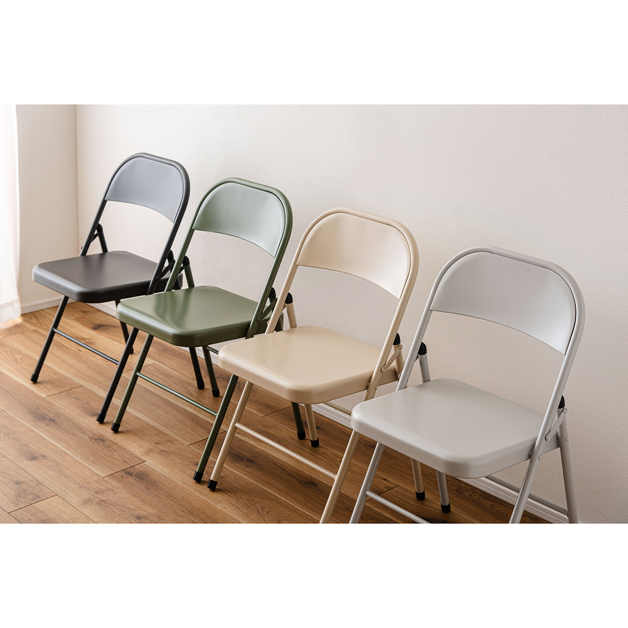 スチール製フォールディングチェア