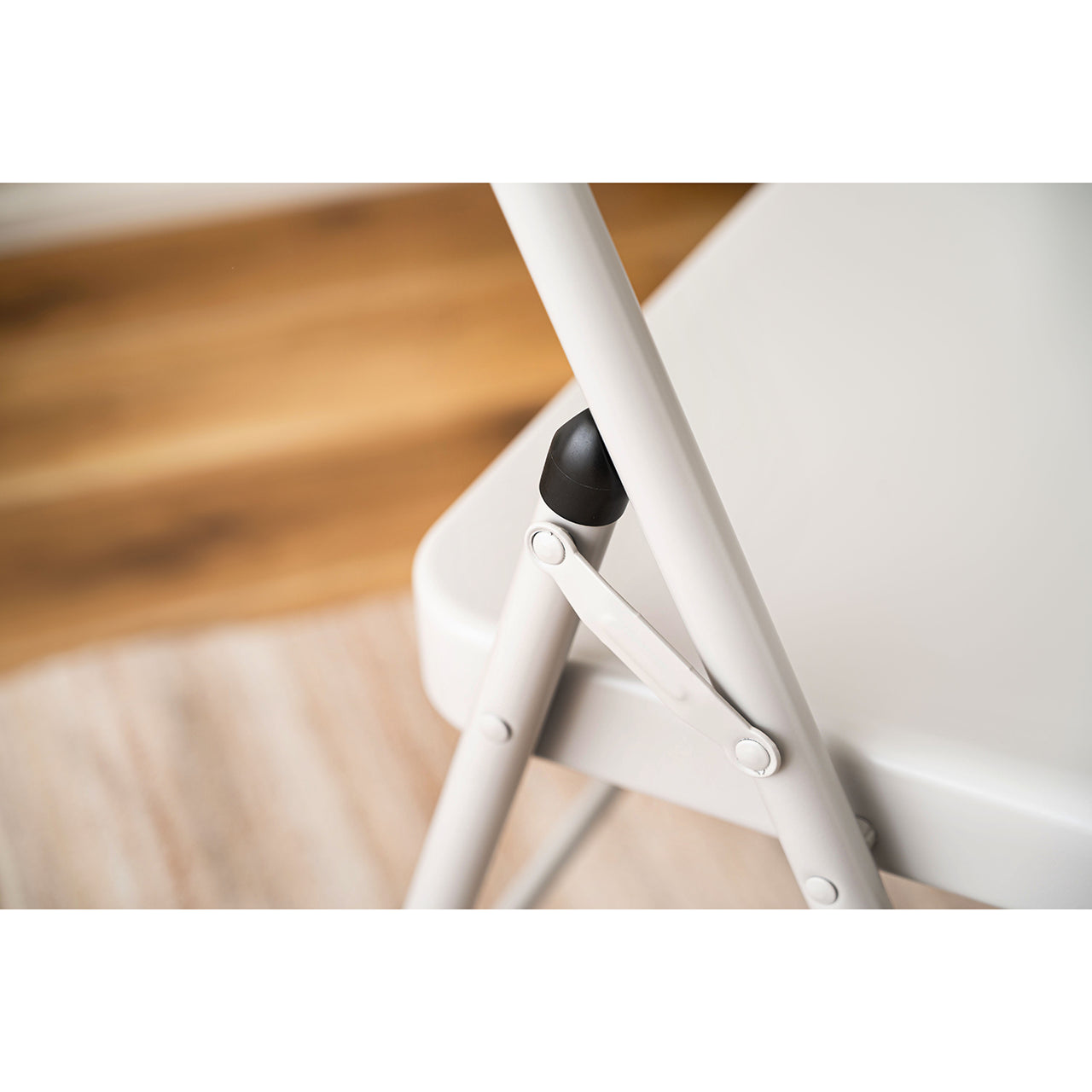 スチール製フォールディングチェア