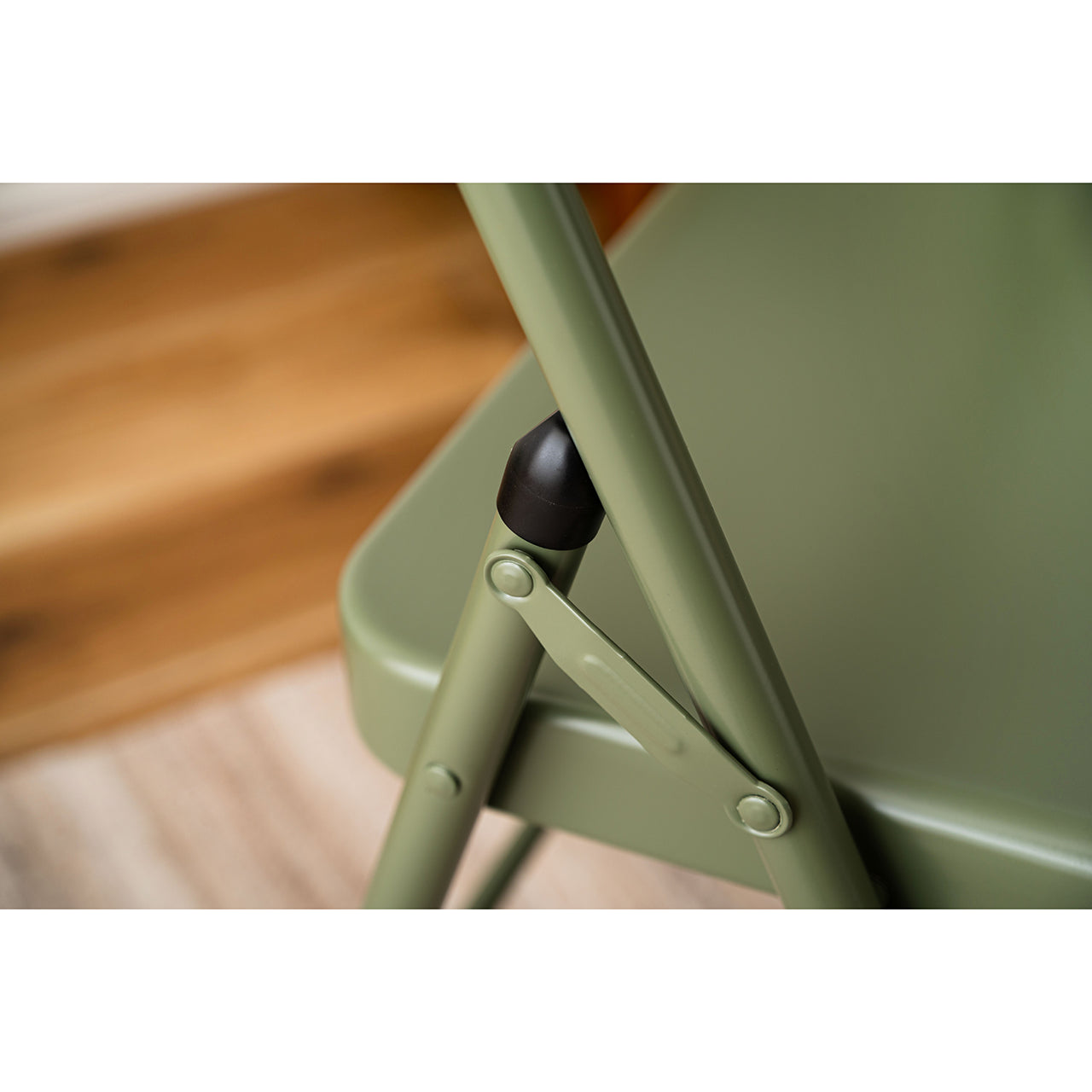 スチール製フォールディングチェア