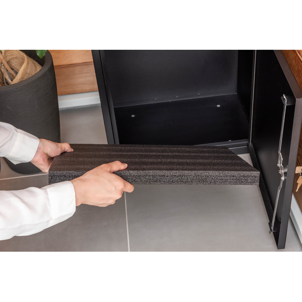 GB-LF17SV/WH　スタイリッシュ宅配ボックス