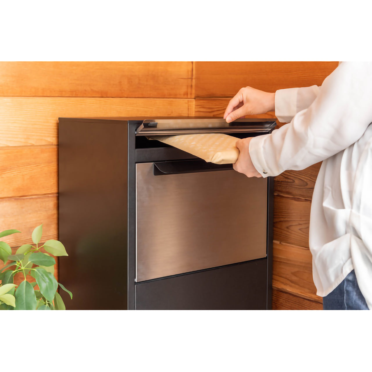 GB-LF17SV/WH　スタイリッシュ宅配ボックス