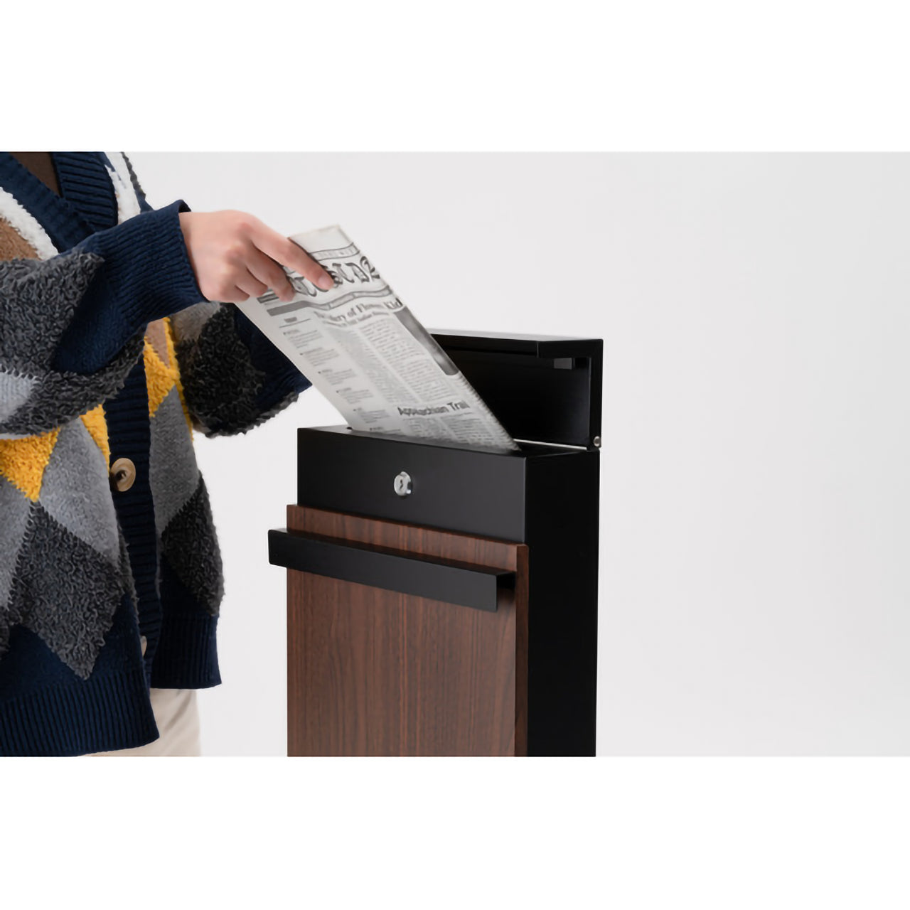 GB-LF18BK/WH　スリム＆スタイリッシュ壁掛けポスト