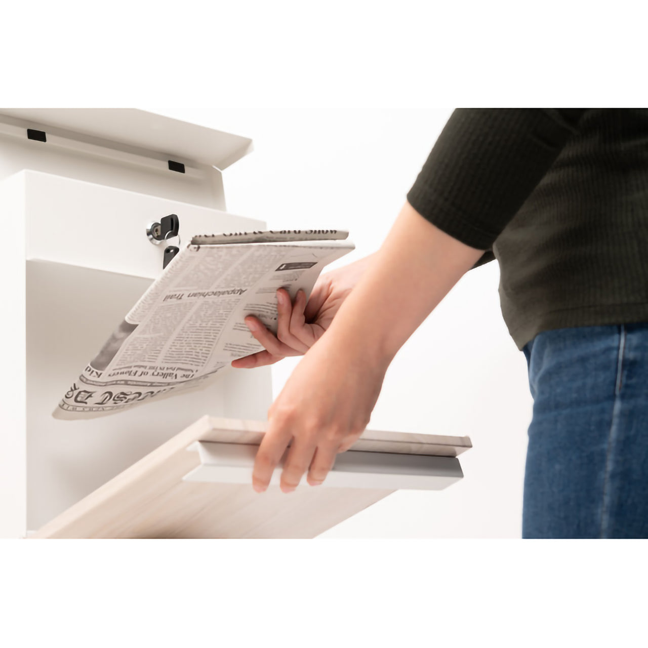 GB-LF18BK/WH　スリム＆スタイリッシュ壁掛けポスト