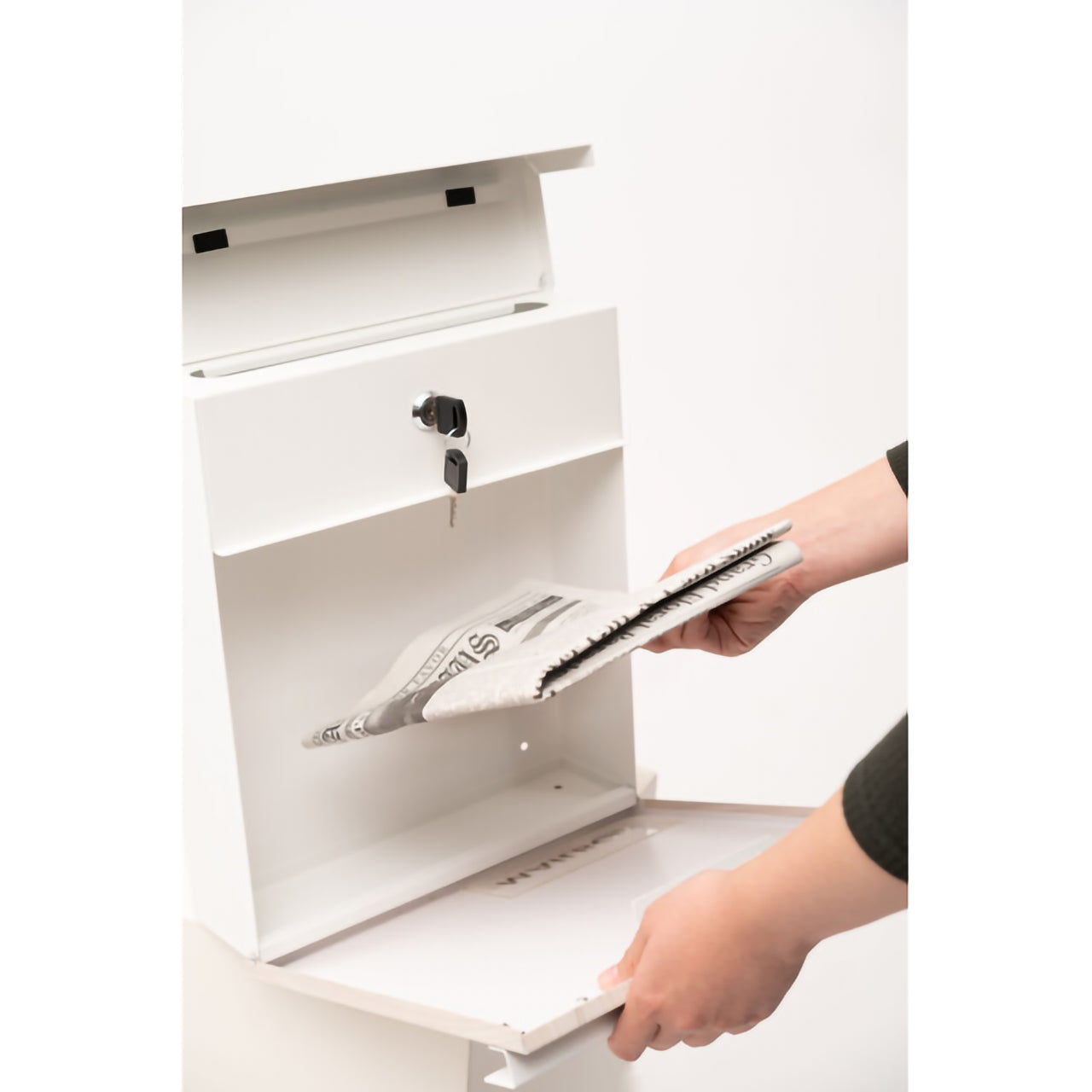 GB-LF18BK/WH　スリム＆スタイリッシュ壁掛けポスト