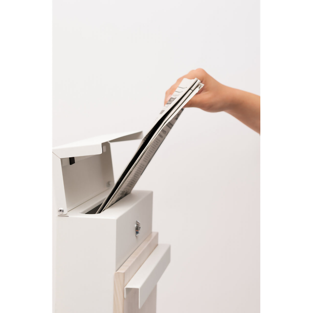 GB-LF18BK/WH　スリム＆スタイリッシュ壁掛けポスト