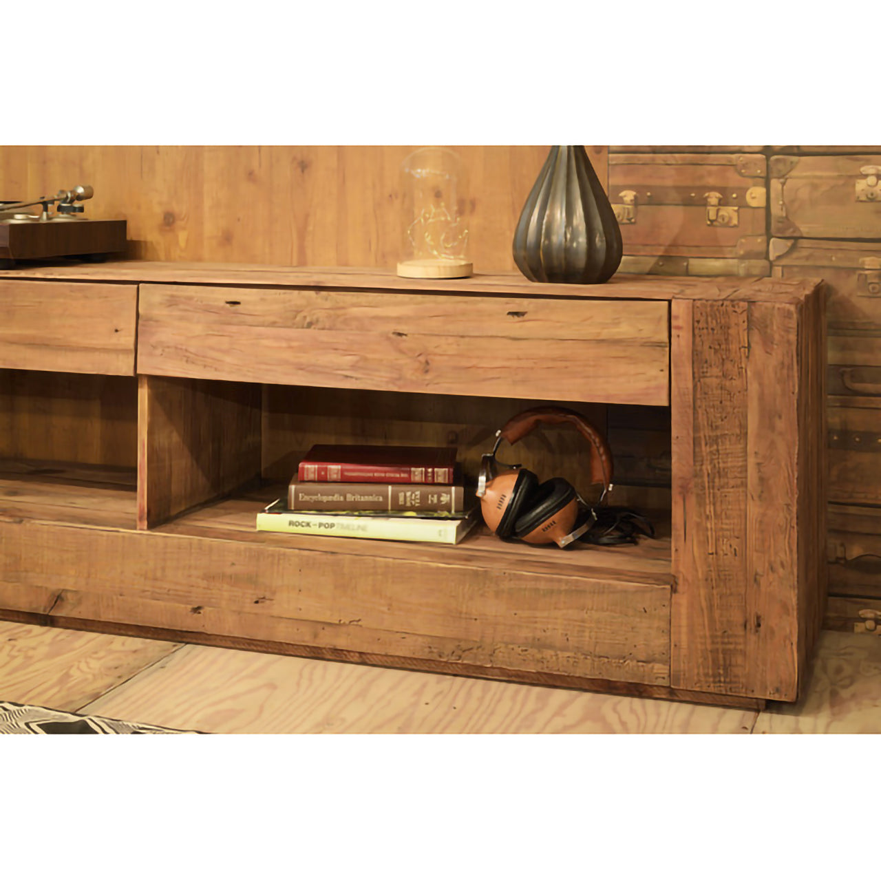 GB-T09　ローボード｜古材の重厚感が映える、幅210cmのヴィンテージテレビボード