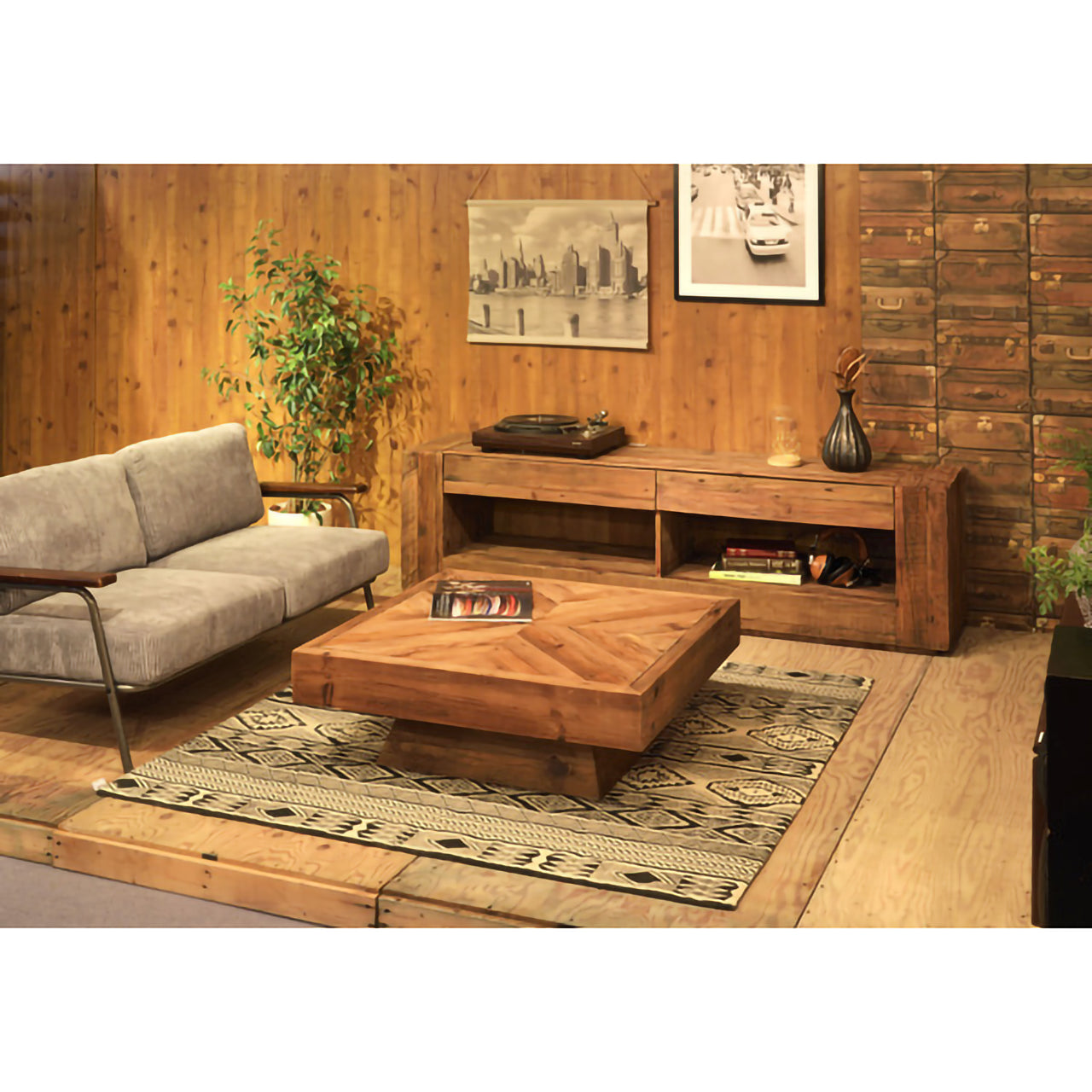 GB-T09　ローボード｜古材の重厚感が映える、幅210cmのヴィンテージテレビボード