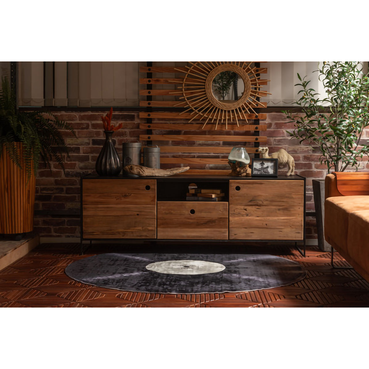 GB-T10  ローボード｜古材×ブラックの無骨な美しさ、空間に映えるヴィンテージテレビ台