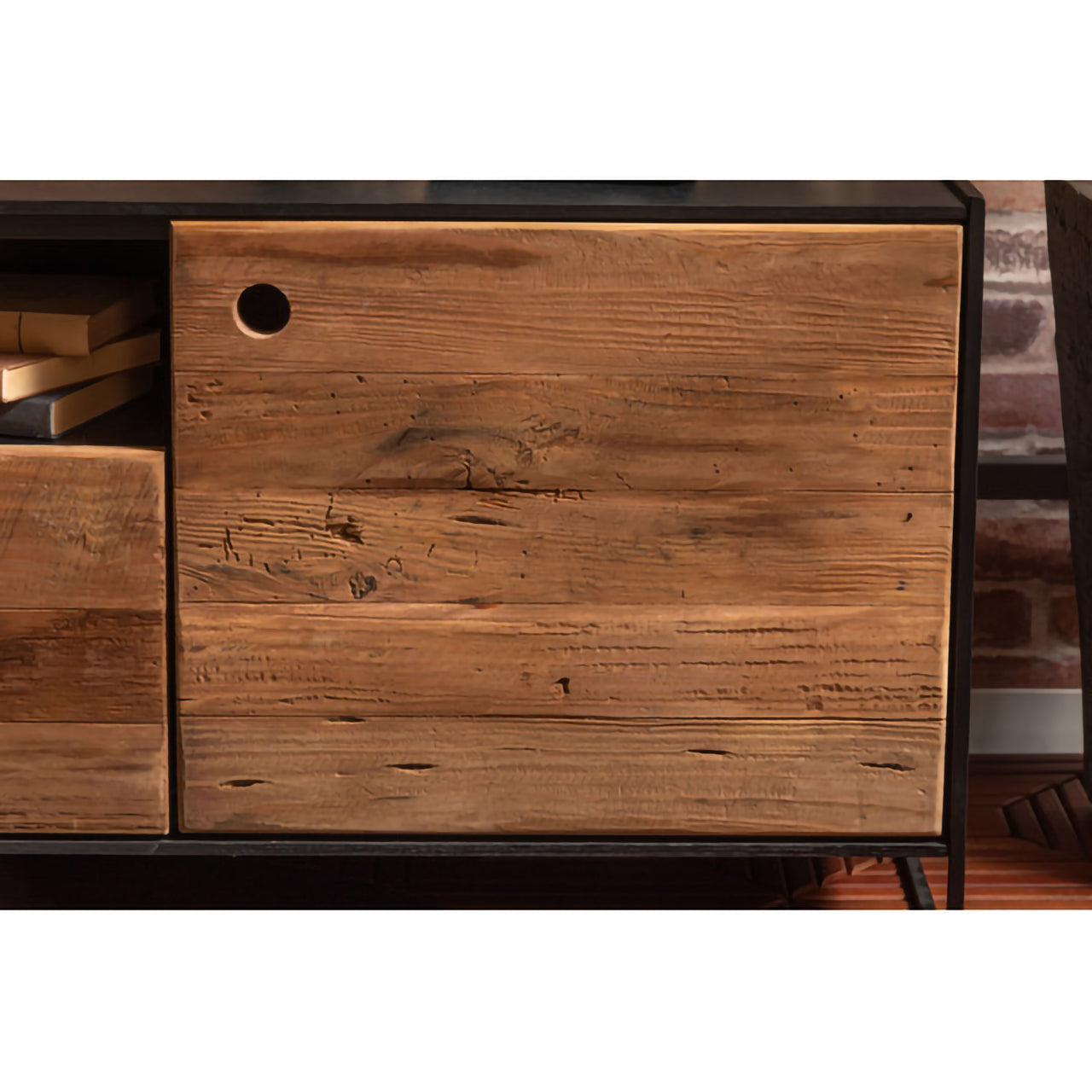 GB-T10  ローボード｜古材×ブラックの無骨な美しさ、空間に映えるヴィンテージテレビ台