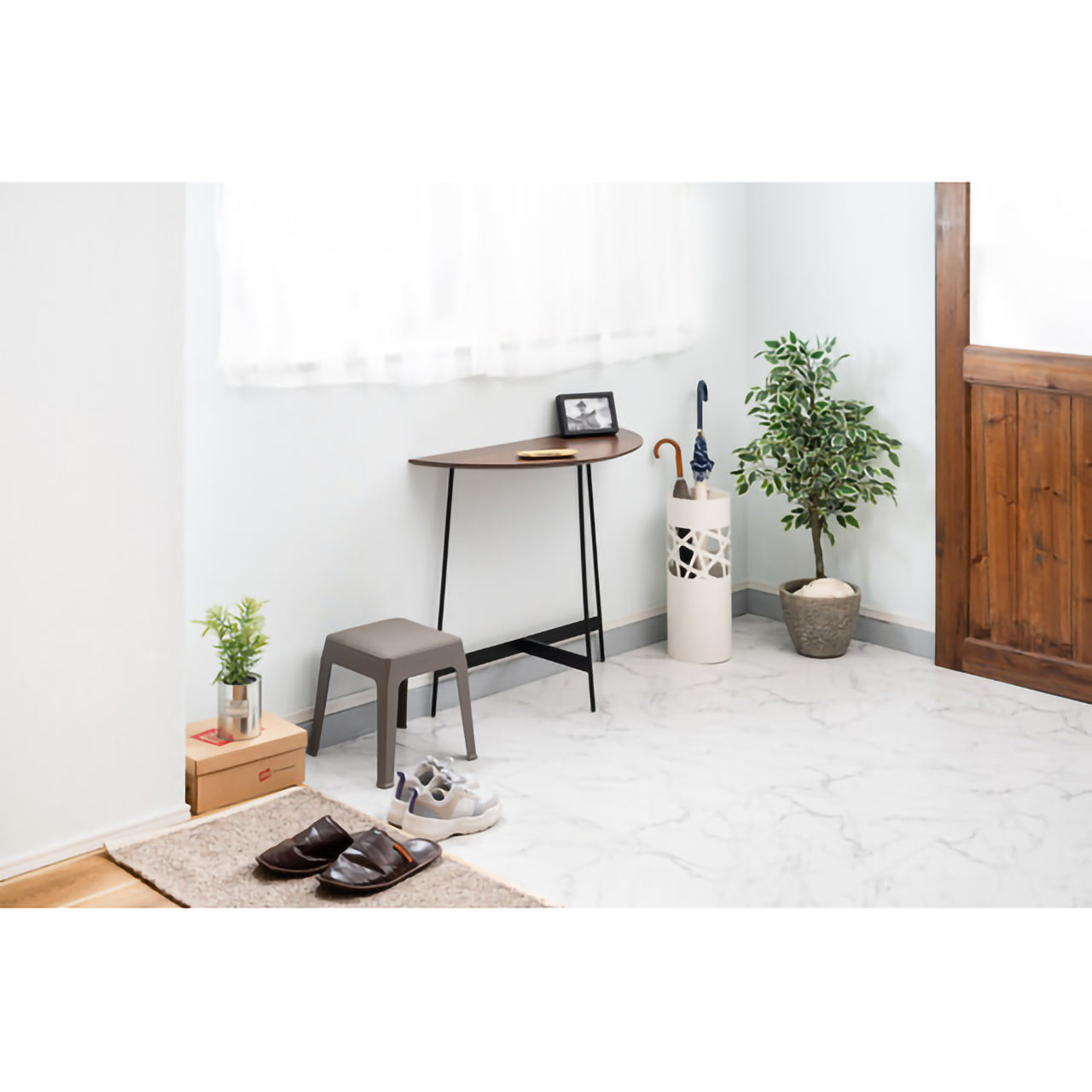 GB-T13BR コンソール｜半円フォルムが空間にやさしく馴染む、洗練されたモダンテーブル