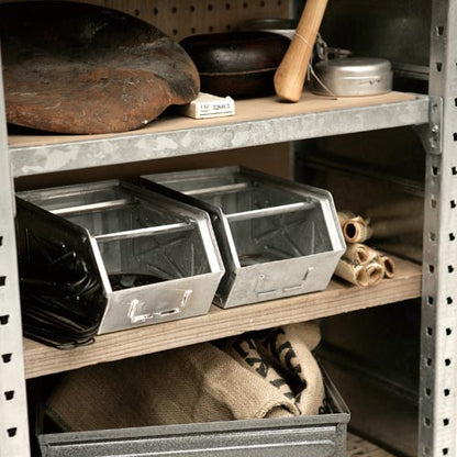 PARTS STOCKER