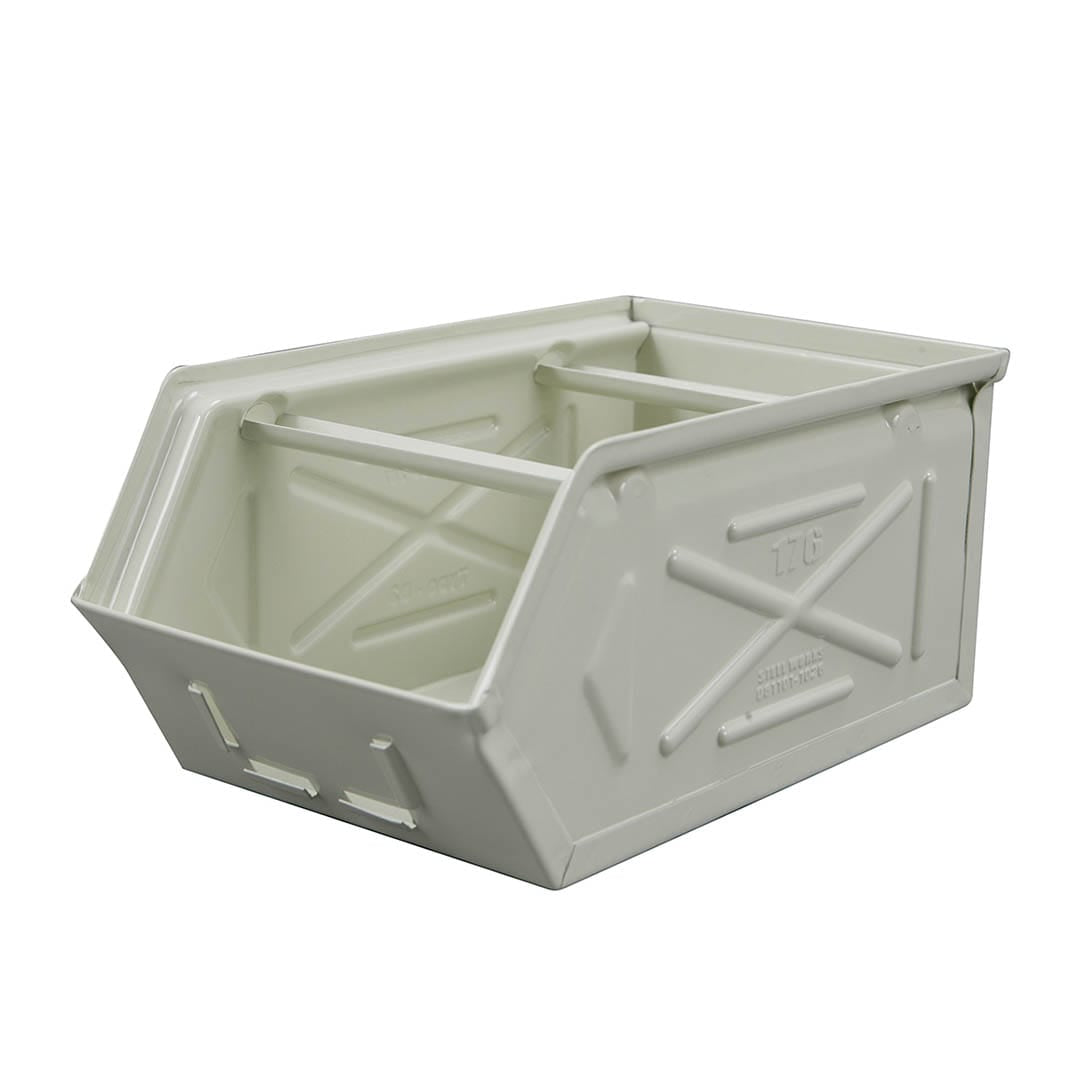 PARTS STOCKER