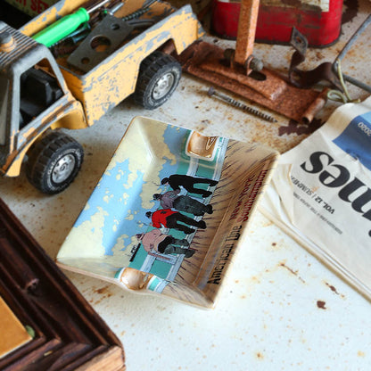 ART ASHTRAY