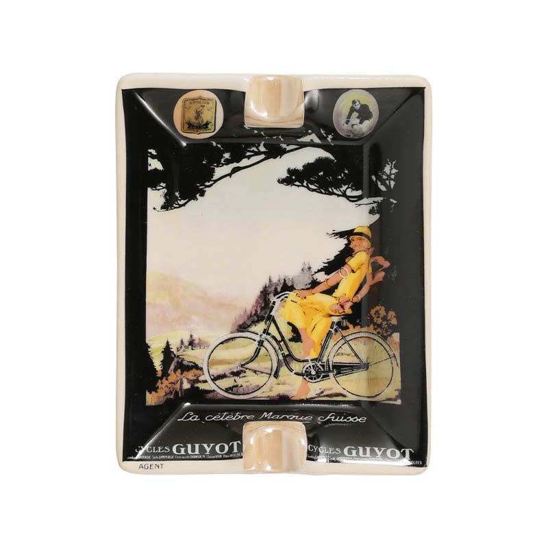 ART ASHTRAY