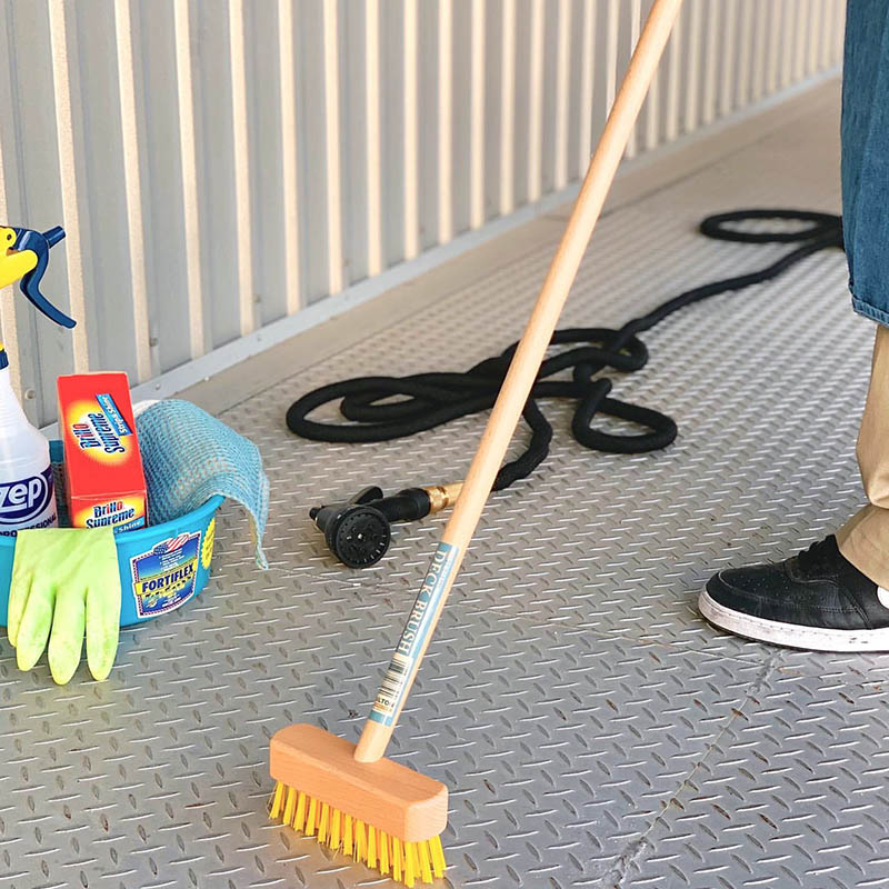 DECK BRUSH