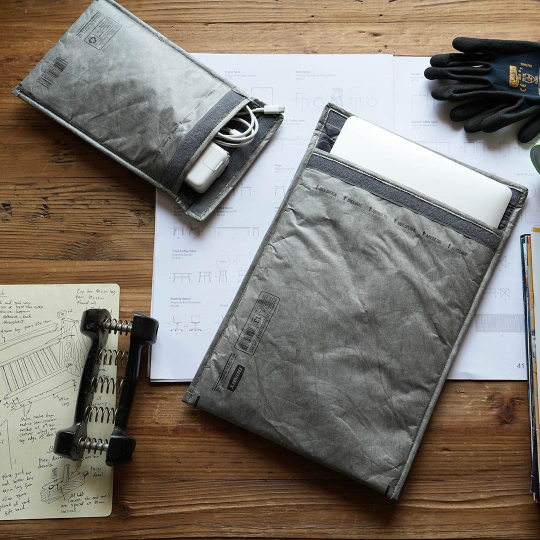 PADDED ENVELOPE BAG 
