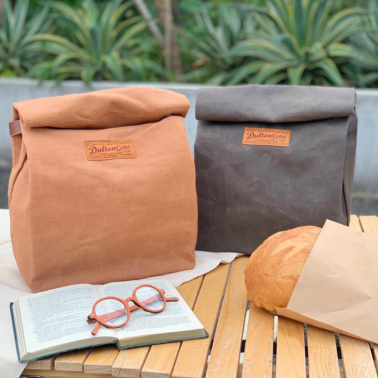 WAX CANVAS LUNCH BAG